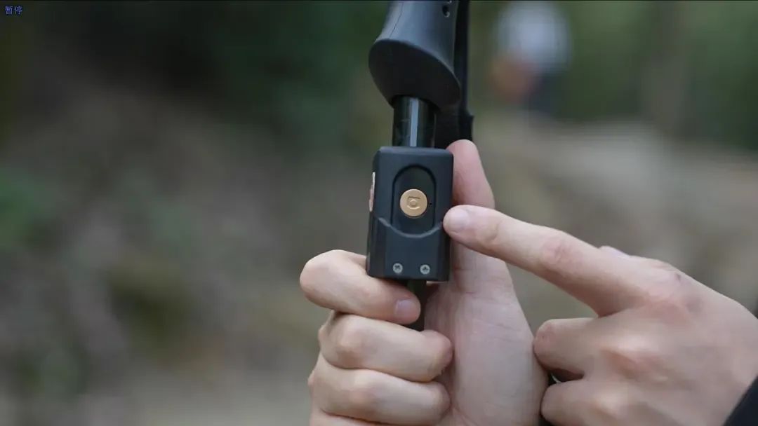 Changtuo Smart LED Trekking Pole 2
