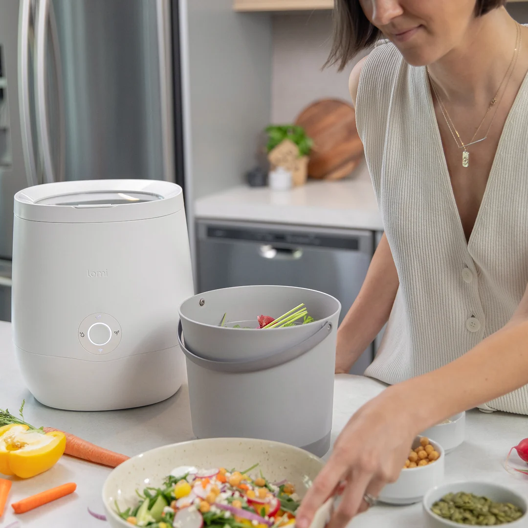 Lomi Countertop Composter 2