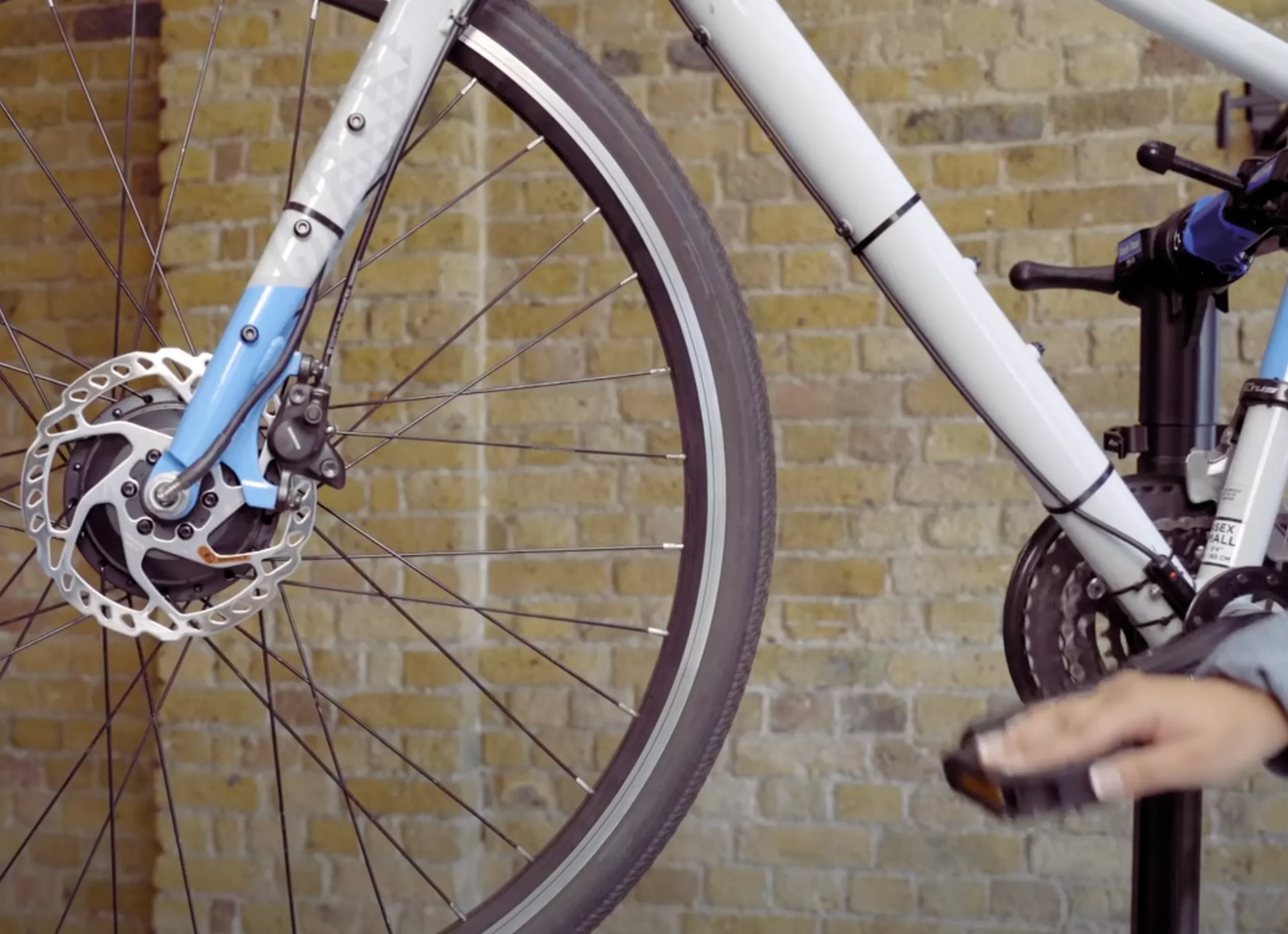 Swytch Bike Electric Bike Conversion Kit 2